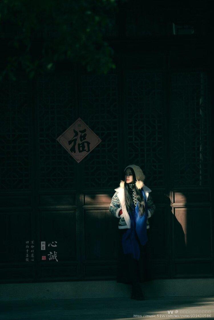 频剪烛花知夜久.蝶恋花·信步闲庭霜日瘦.图片丨简明文字丨心若芷萱