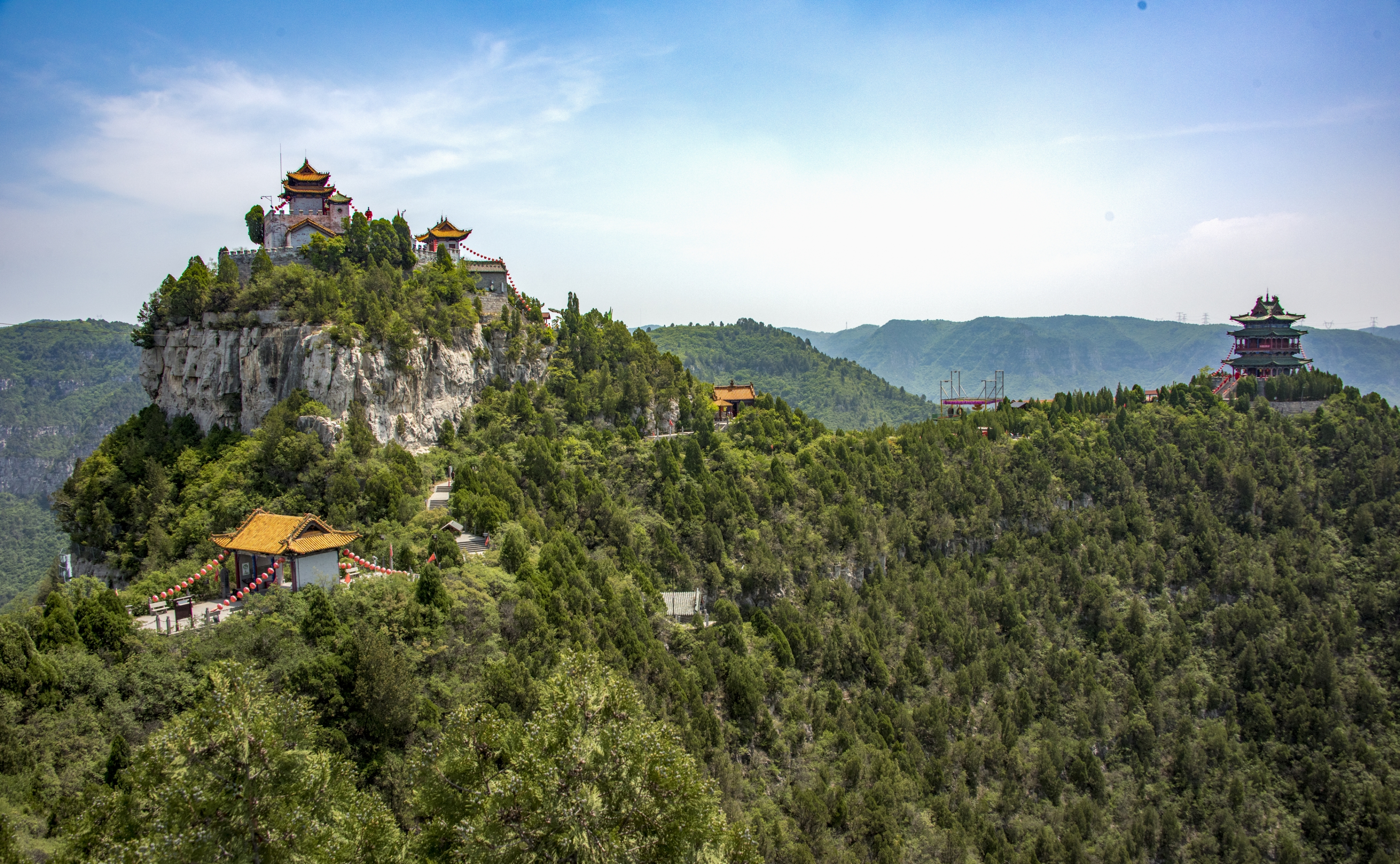 珏山景区地处太行山脉,主峰海拔973米,位于晋城市区东南13公里处