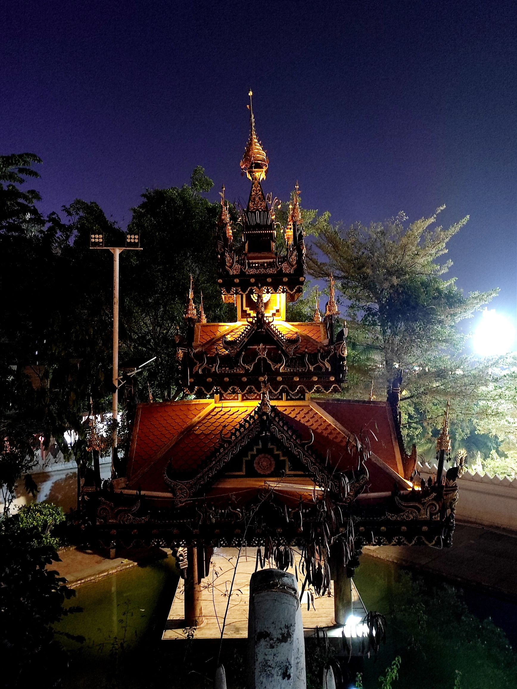 (首发) 景洪市大金塔寺