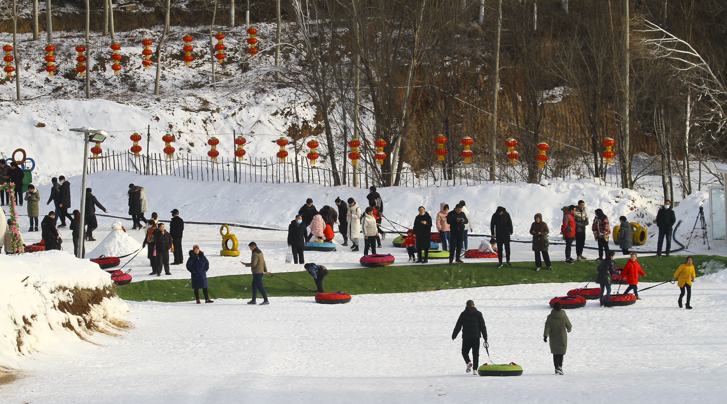 〈首发〉冰雪王国卧龙湾, 滑雪观冰乐天翻