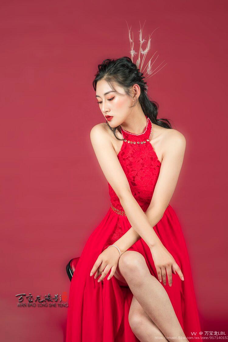 红裙子