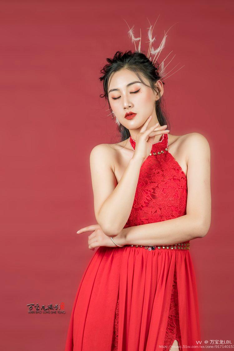 红裙子