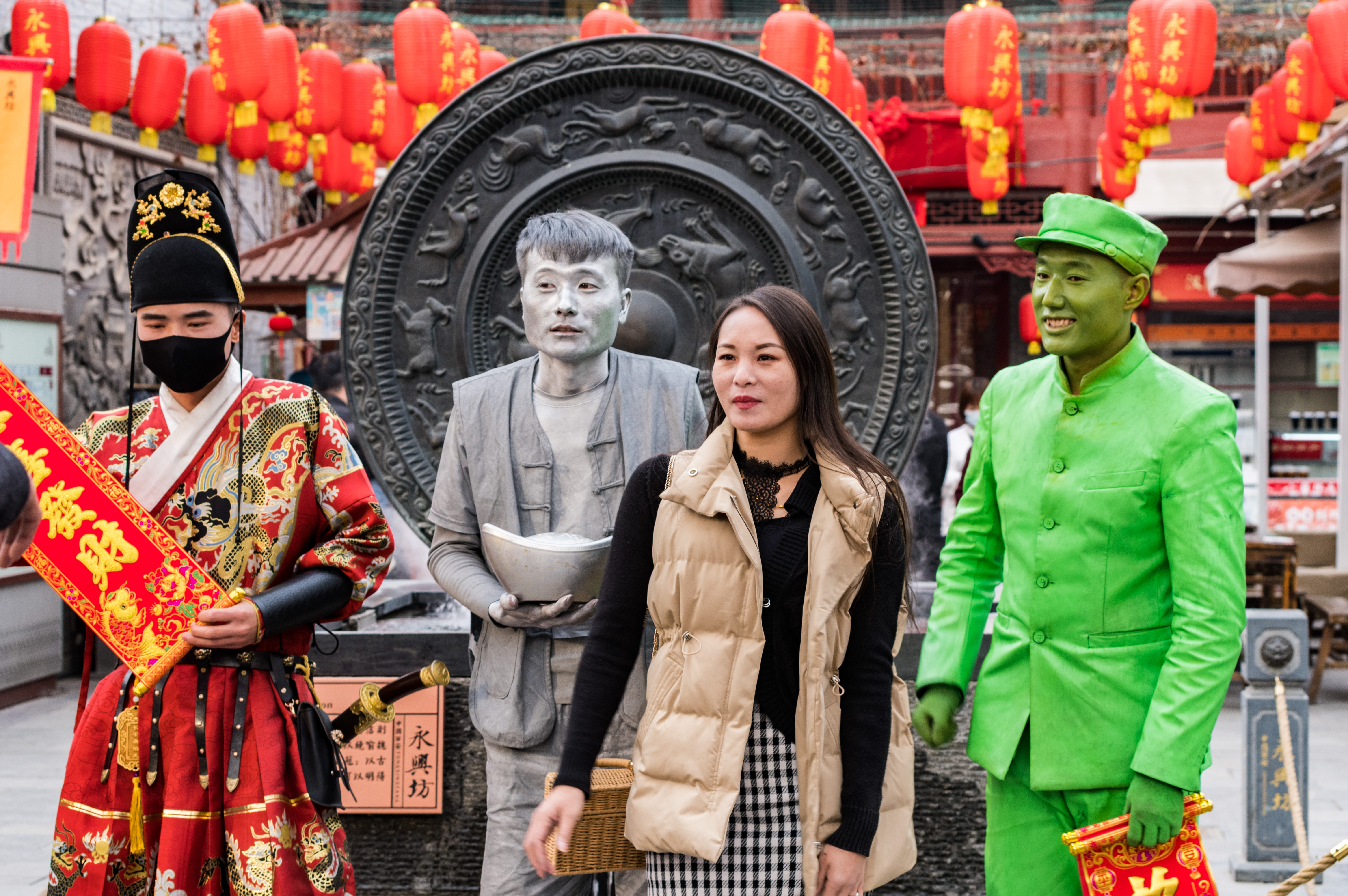 永兴坊,原地为唐朝魏征府邸旧址,是西安市为了继续完善顺城巷历史