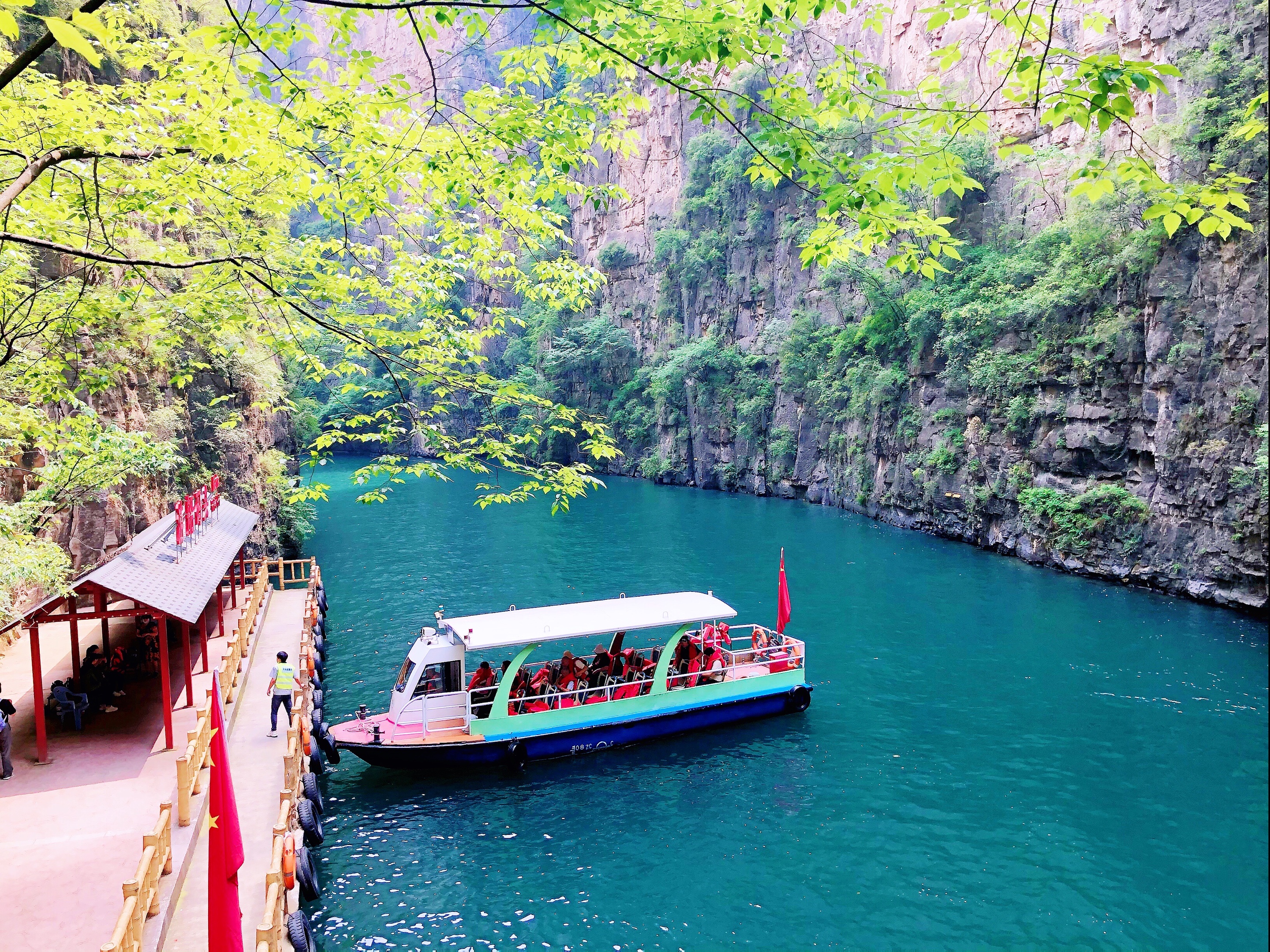 八泉峡风景区,位于山西长治壶关县,太行山大峡谷的中段.