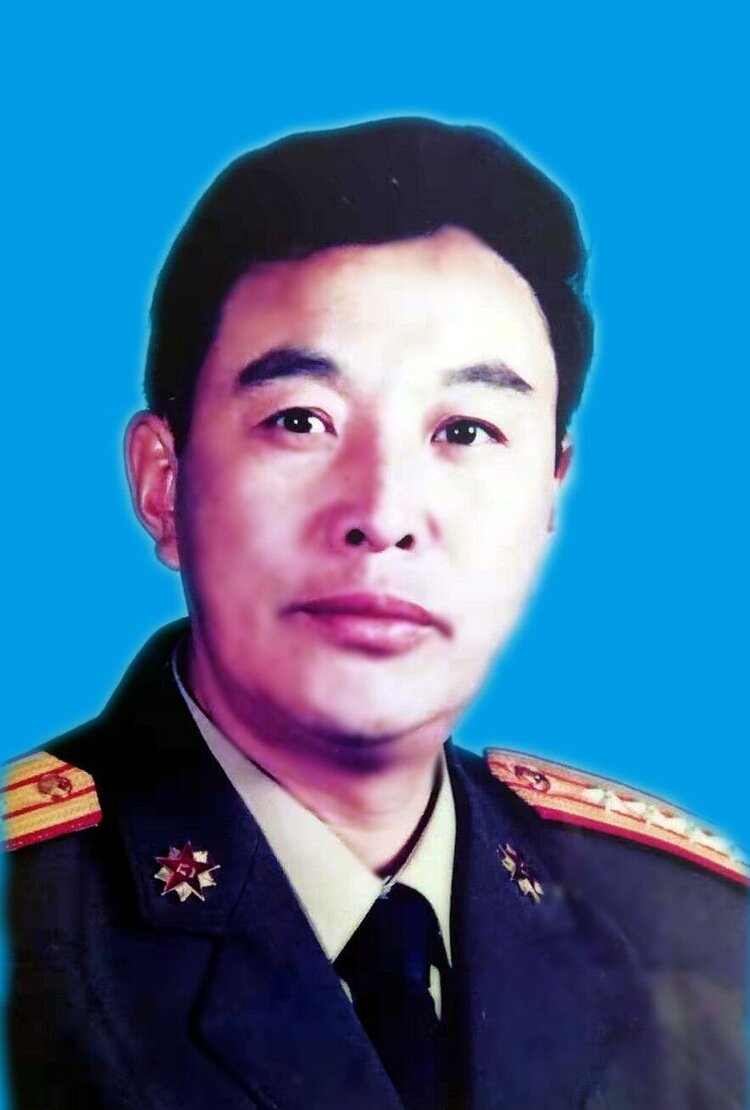 献给母校: 中国人民解放军炮兵指挥学院!