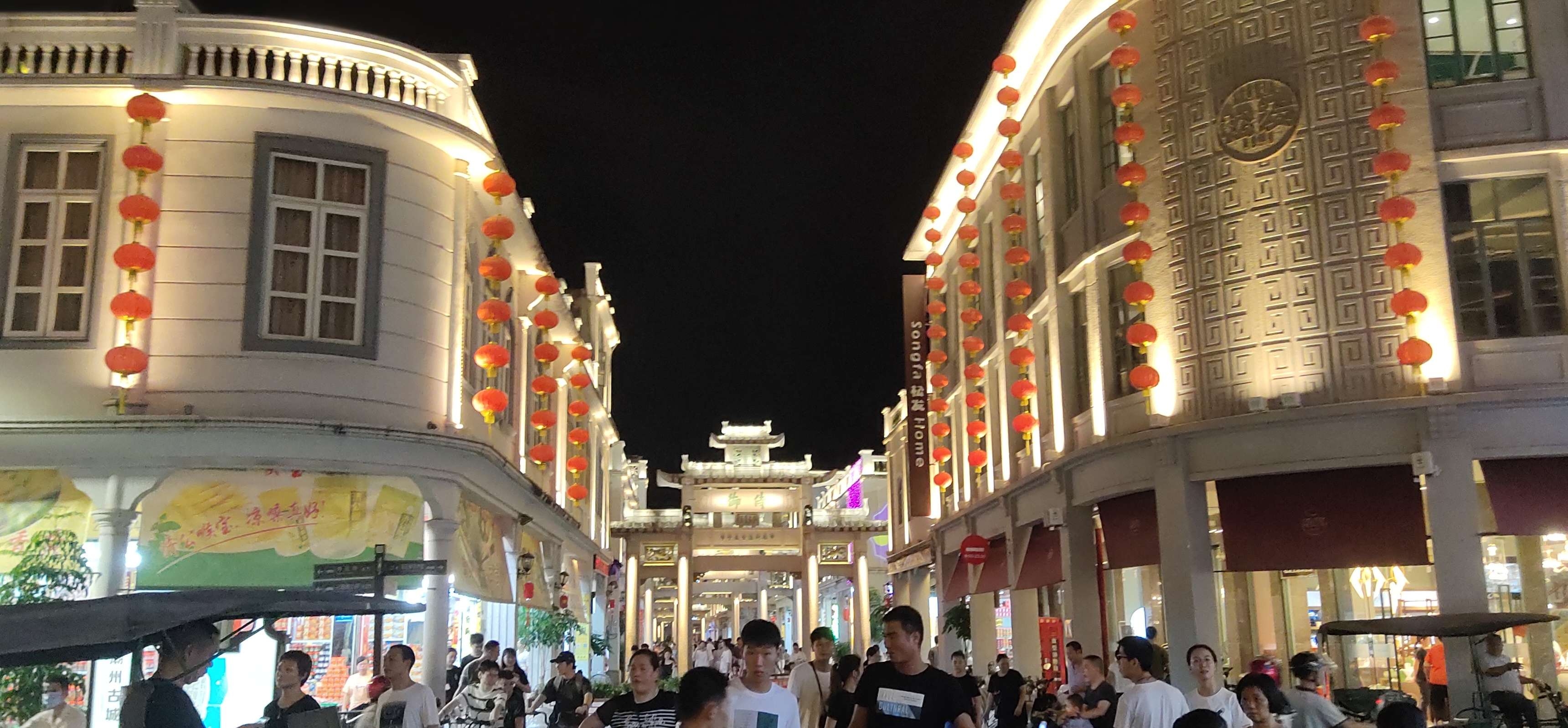 广东潮州牌坊街夜色景观印象