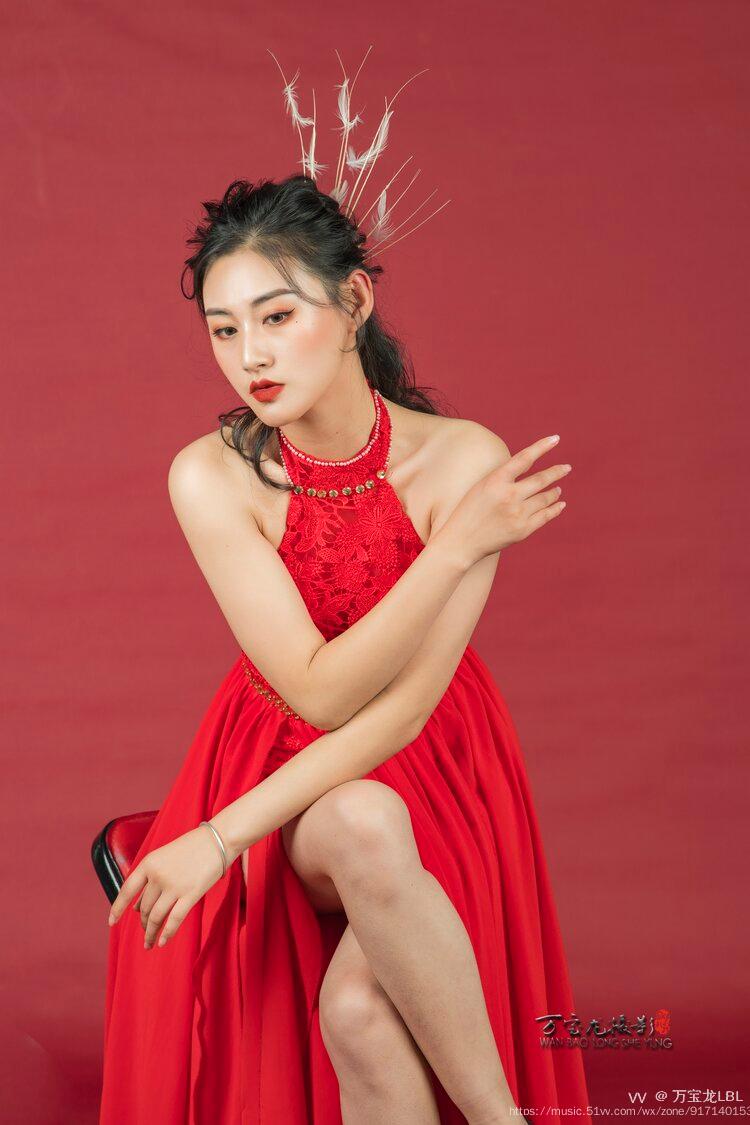 红裙子