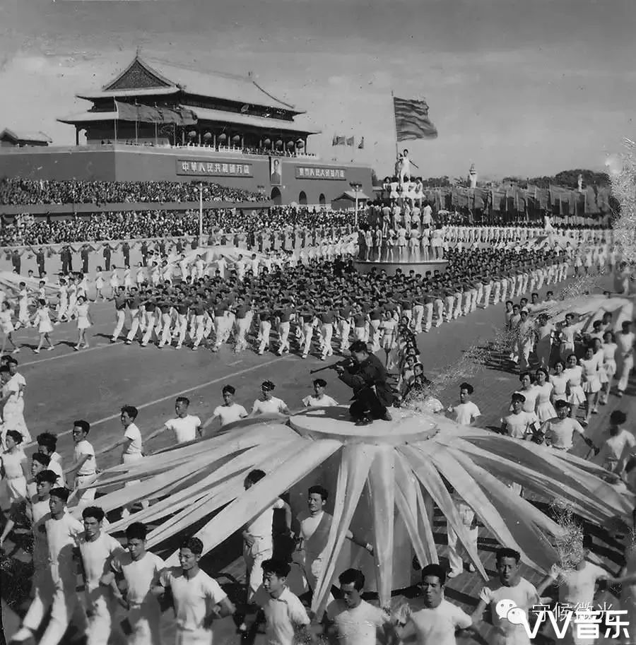 国庆必看!北京天安门188张阅兵老照片曝光!太震撼了!