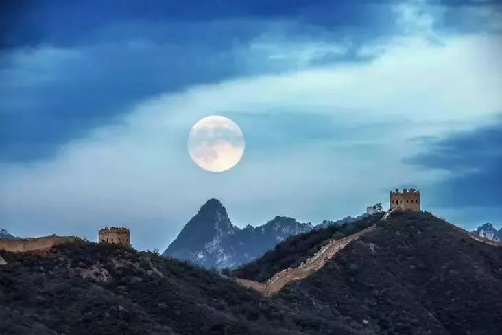 高雁飞:《月光下的中国》 作者 高雁飞 - vv