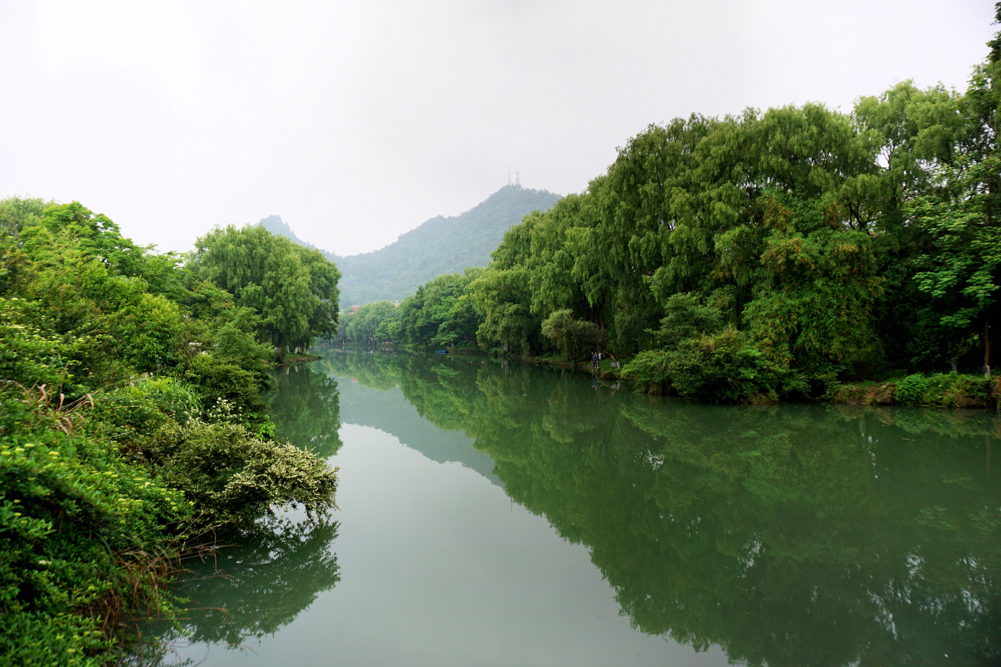 绿水青山带笑颜壁纸图片