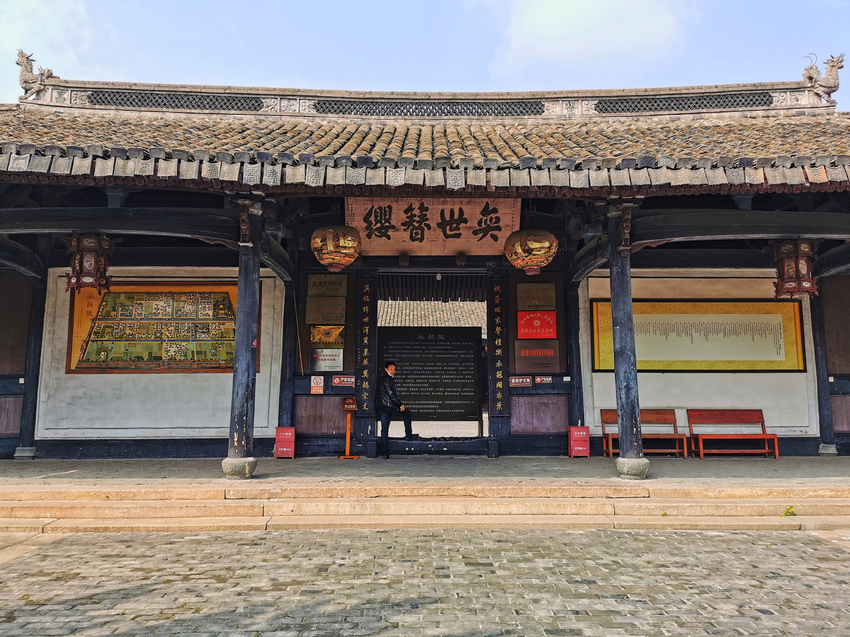 现存有都堂第,状元府第,圣旨门巷,世大夫祠,布政司祠,青石门台,花