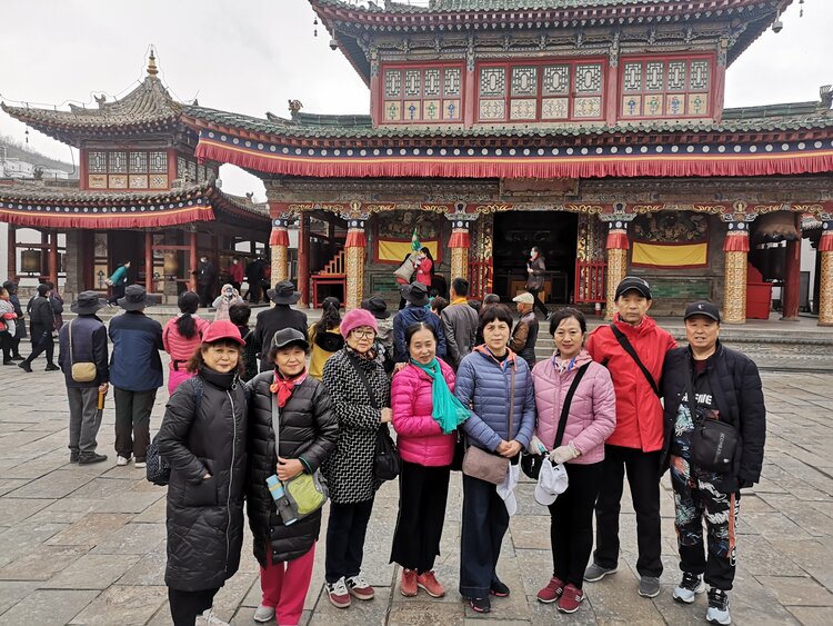 西宁塔尔寺景区密山西藏四省旅游团风采