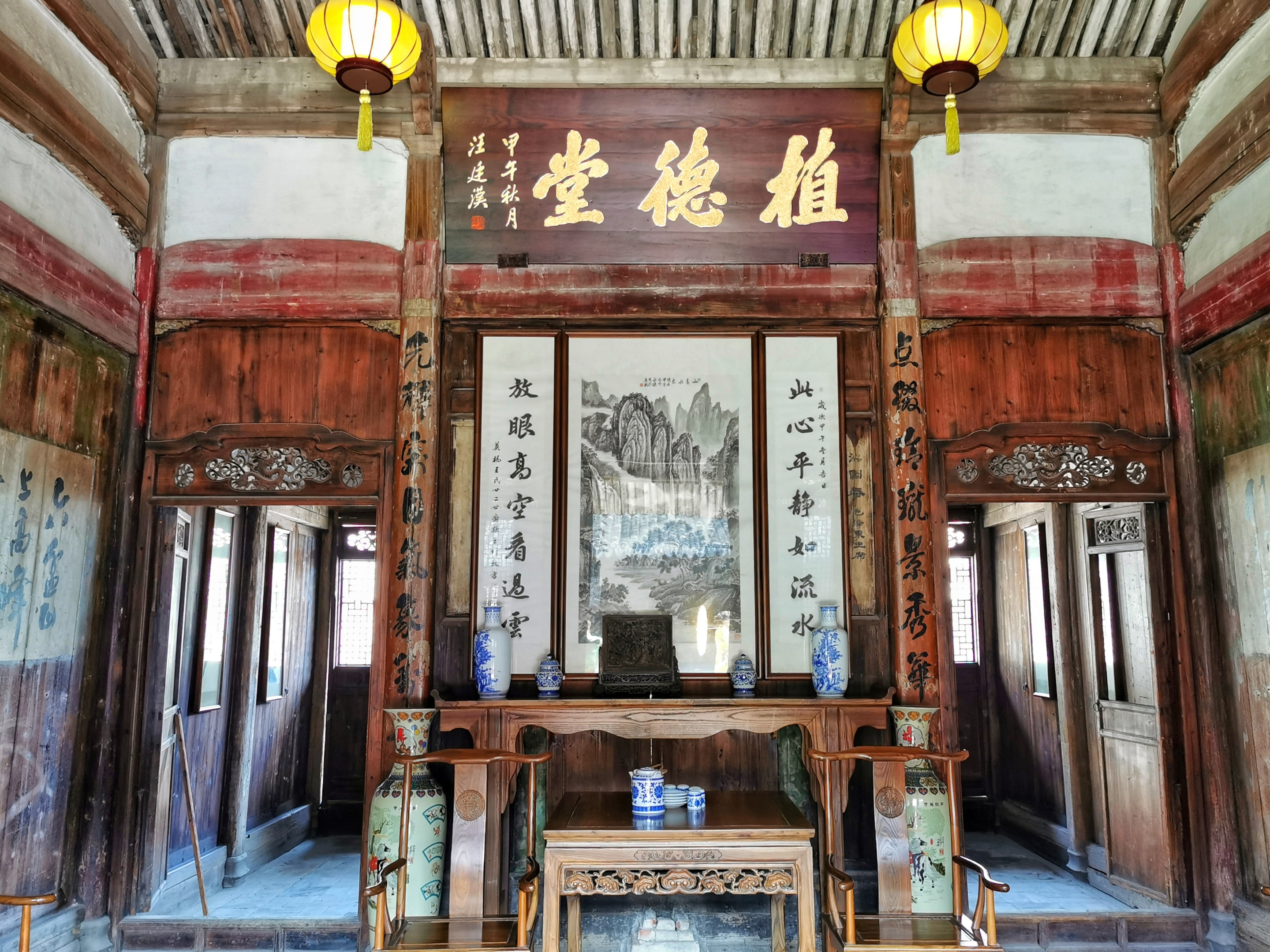 温州永昌堡,这是一座明代抗倭城堡,远望城墙高耸,旌旗飘扬,有