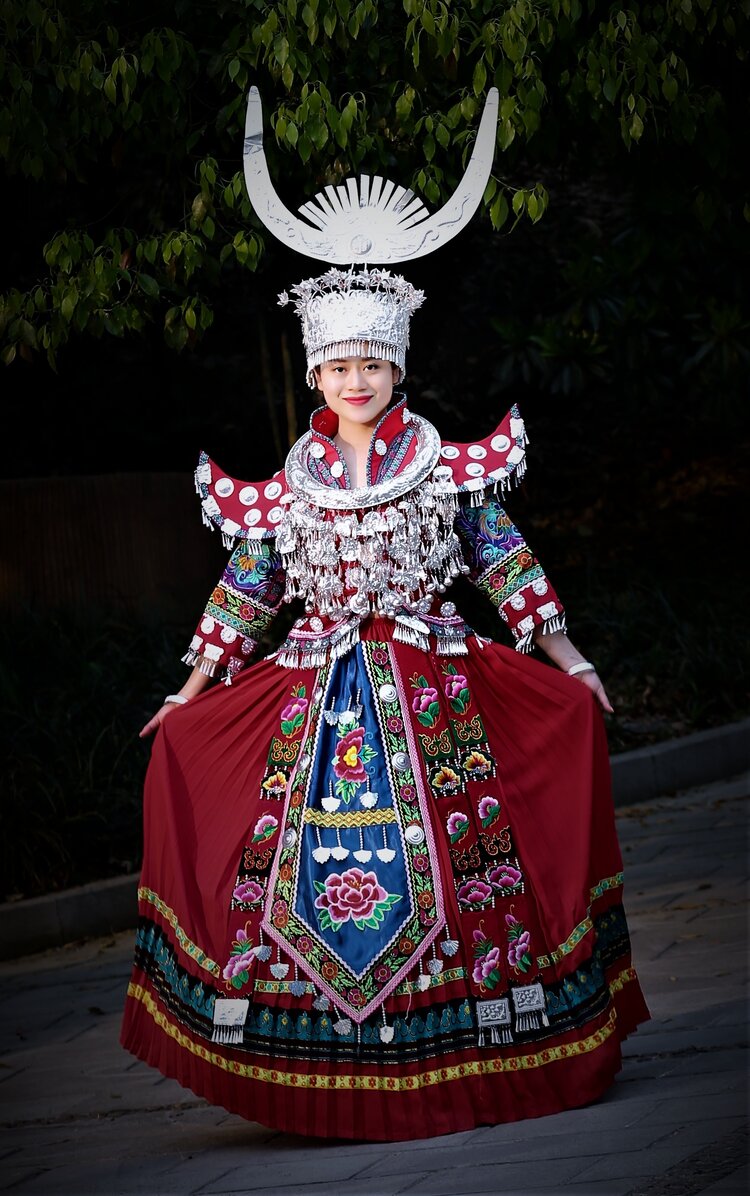 海南苗族美女图片