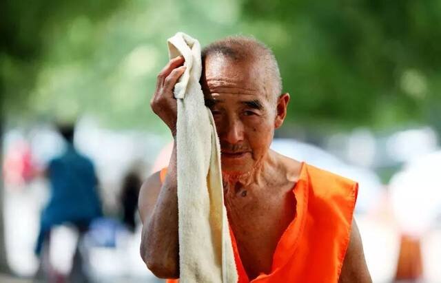 我从一滴汗水看到了未来作者欧震