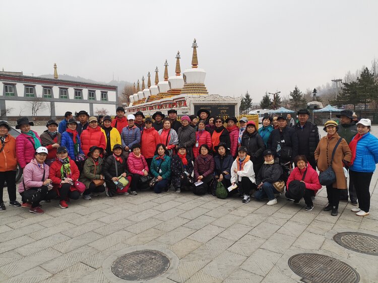 西宁塔尔寺景区密山西藏四省旅游团风采