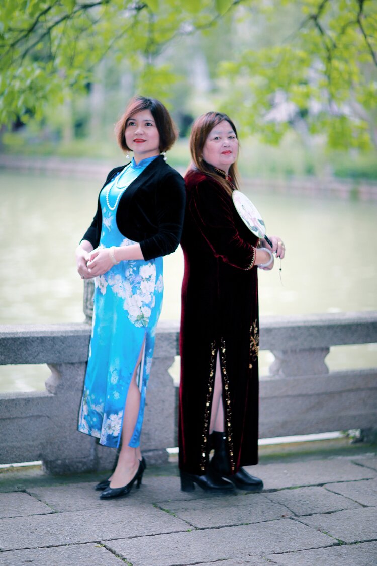 西湖旗袍秀拍摄于西湖公园摄影刘友灼出镜何雍20214