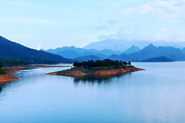 碧波荡漾南水湖首发