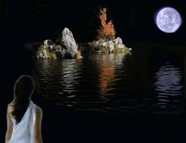 此时此刻,月亮挂在天际,我和星光对视,凝望初夏之夜的天空,那点点繁星