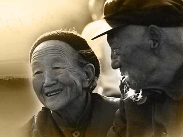 《俺爹俺娘》作者:焦波朗诵:飞儿