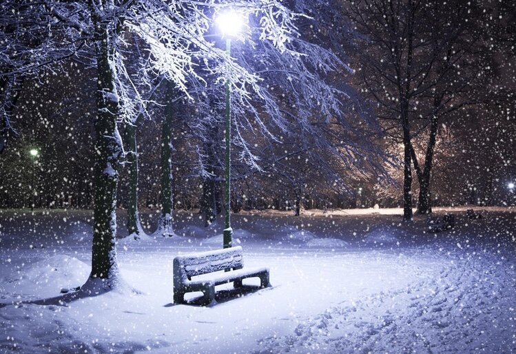 首发那年雪夜里的蓝色街灯