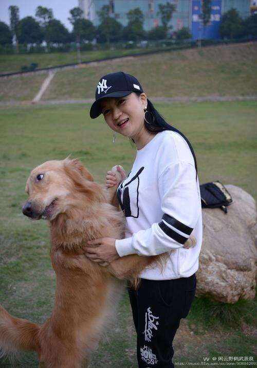 忠实的朋友有人骨子里看不起狗说他们摇尾乞怜逆来顺受有人从心底里