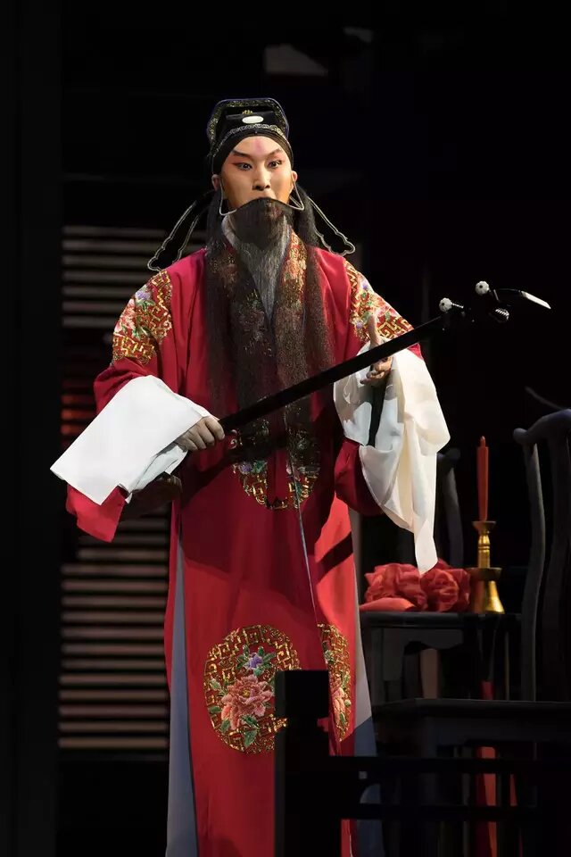 梁辰鱼深感灵魂无处安放,但魏良辅创制的"水磨调"昆曲旋律萦绕在耳