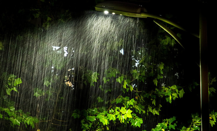 夜雨照片高清真实图片
