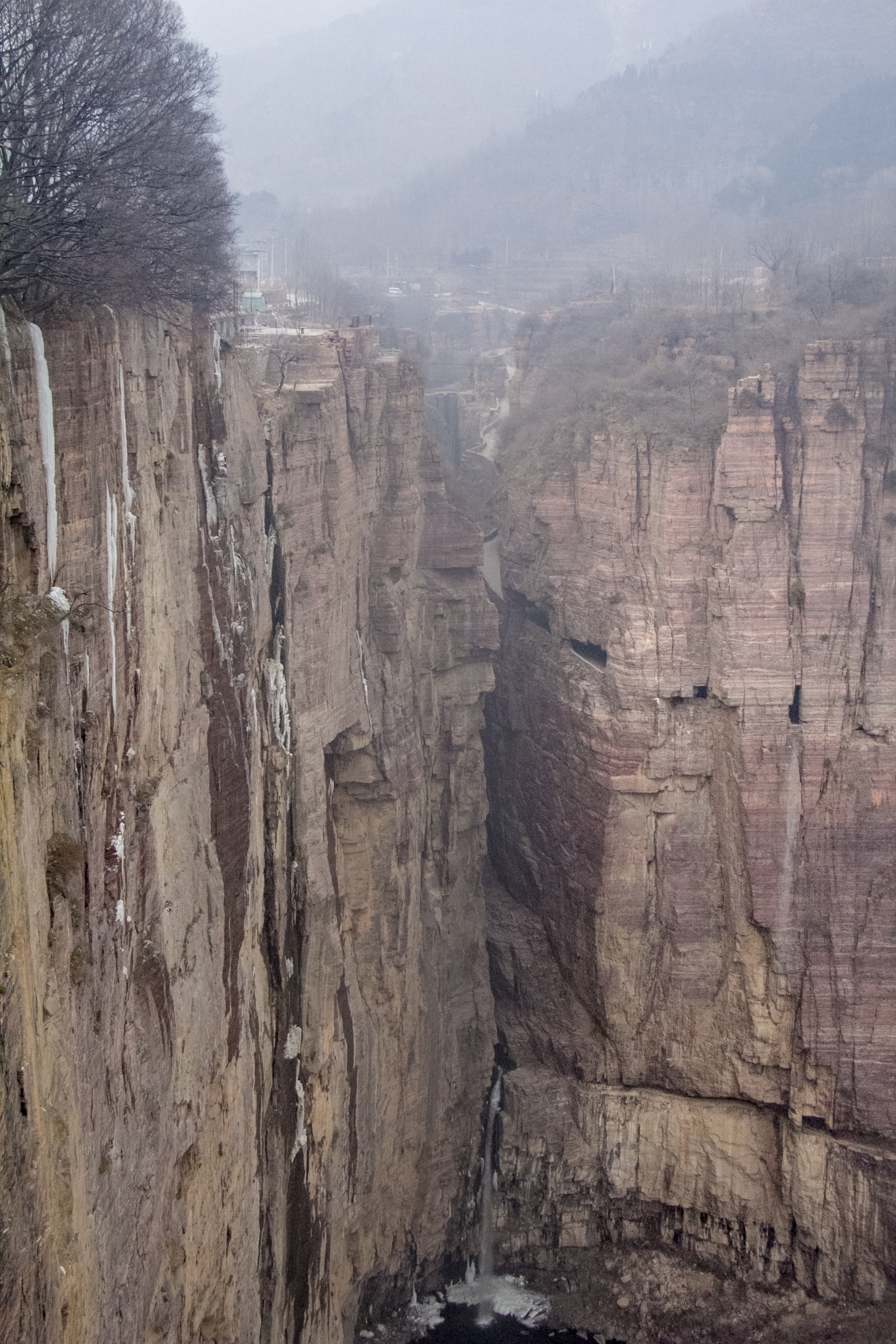 生命礼赞一一绝壁长廊郭亮洞(首发)