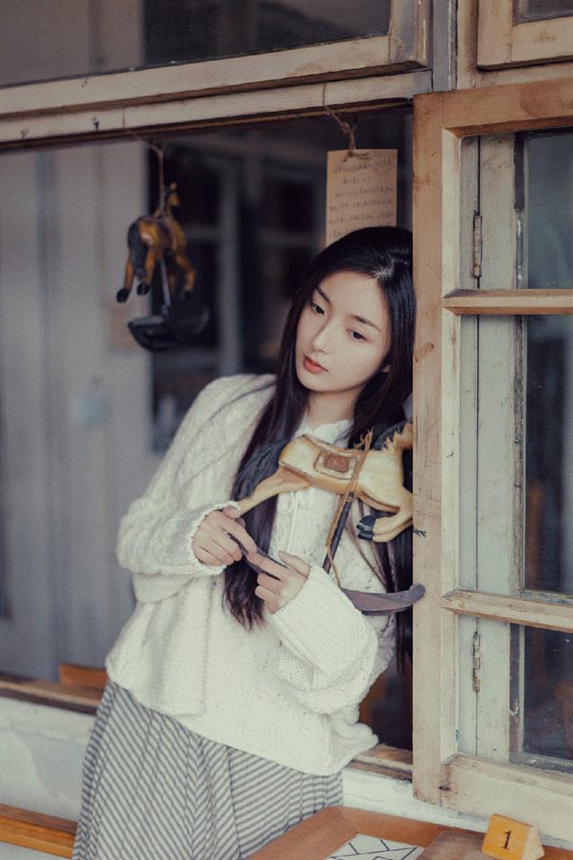 演唱      ||          周思涵 文字      ||      江南乔乔 摄影