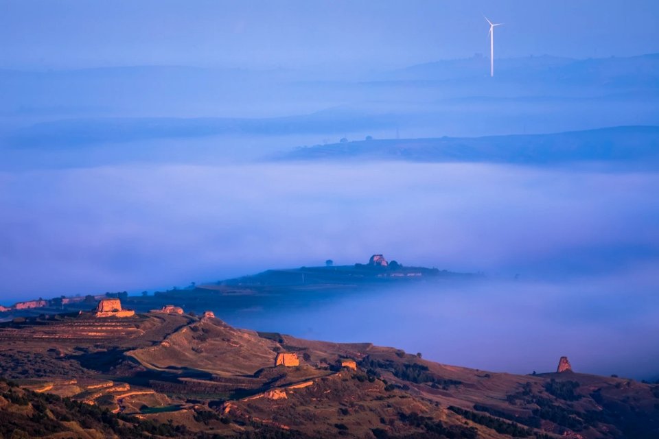 巍巍长城永不倒