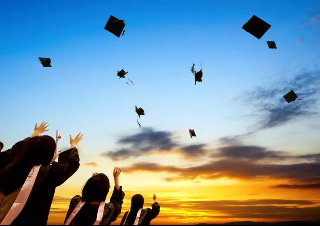 首发朗诵《向青春告别》——组篇银河飘月