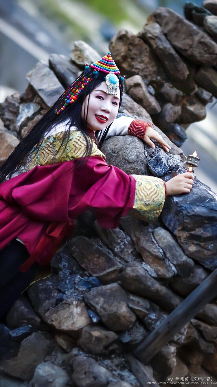 祈福的次真拉姆183胡伟明摄影首发