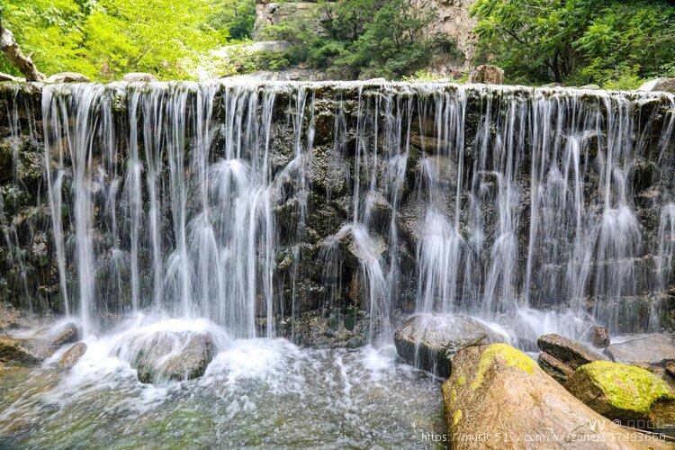 老龍潭景區,位於平陸縣曹川鎮下澗村,屬人跡罕至的原始森林.