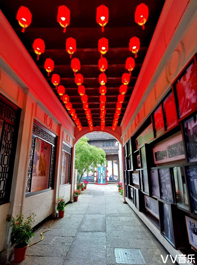 瓦肆,亦称瓦子,瓦市,瓦舍等,是宋代商业发展,市井文化繁荣的象征.