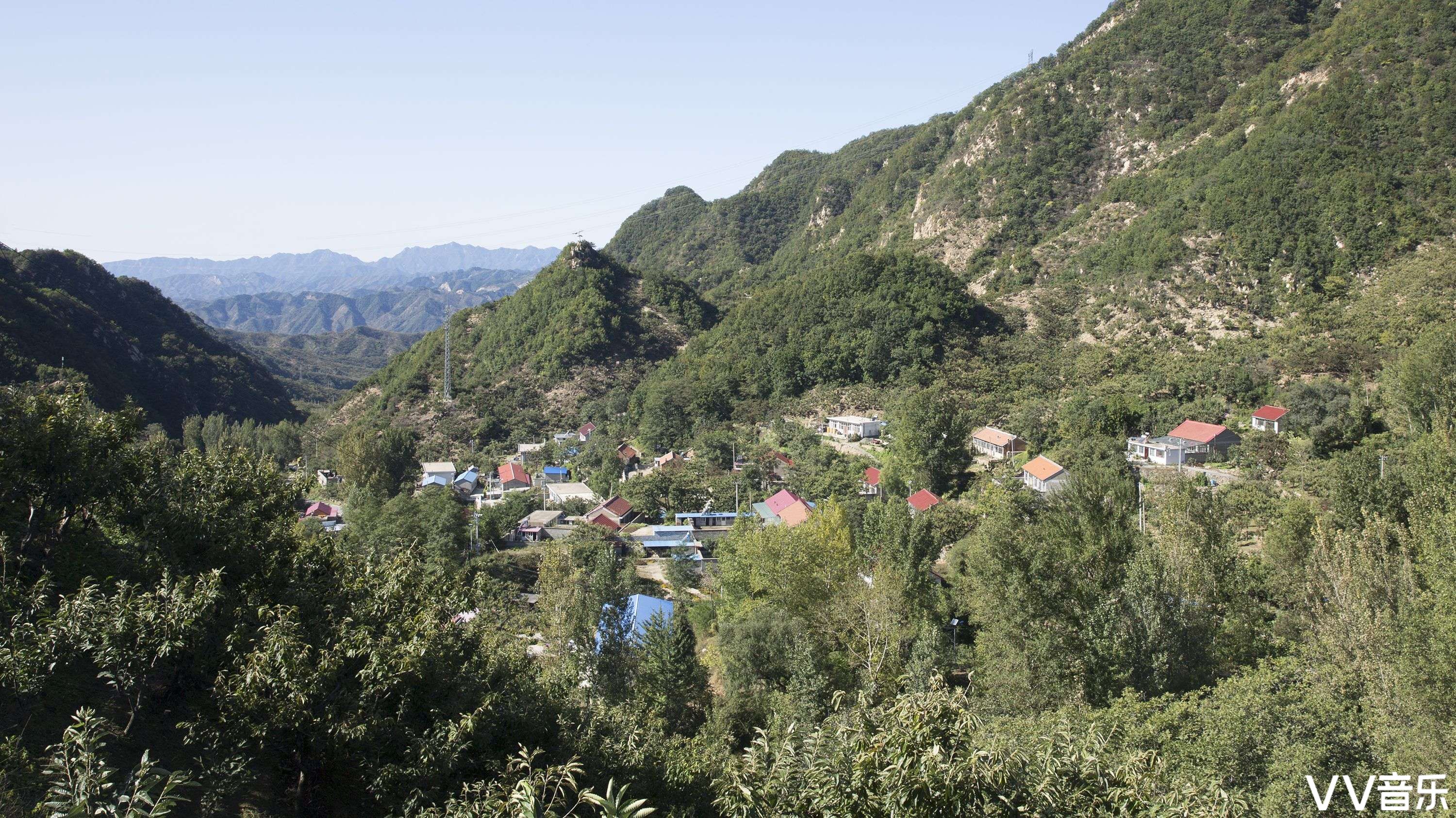 山而建，弯弯的׀