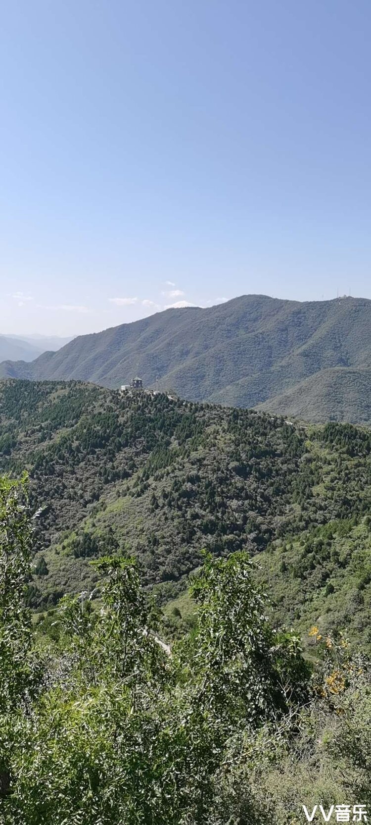 登香山到顶峰香炉峰海拔575米2020919