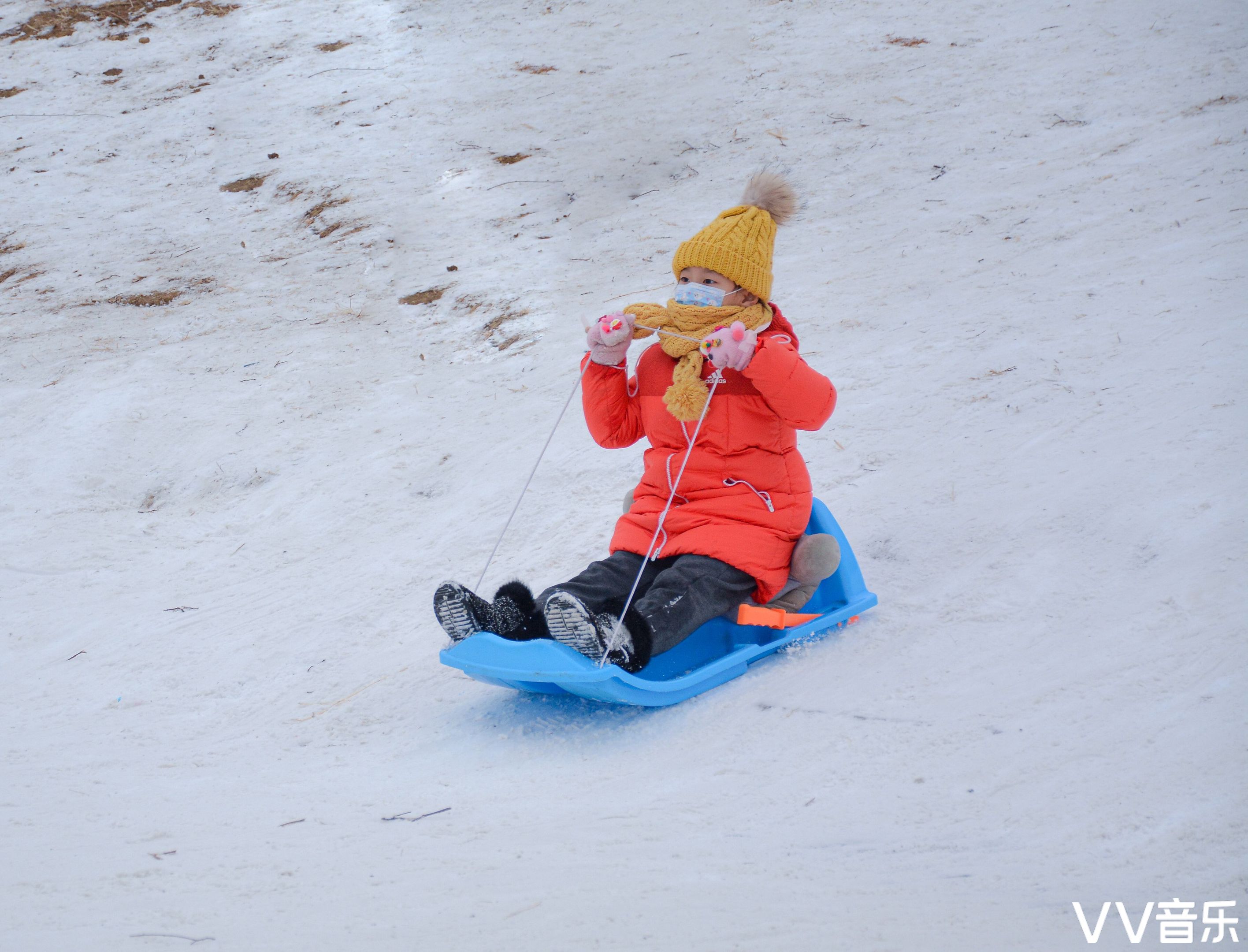 抽冰嘎 打出溜滑 东北人冬天的娱乐方式